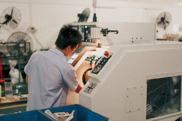 machinery closeup 600x400